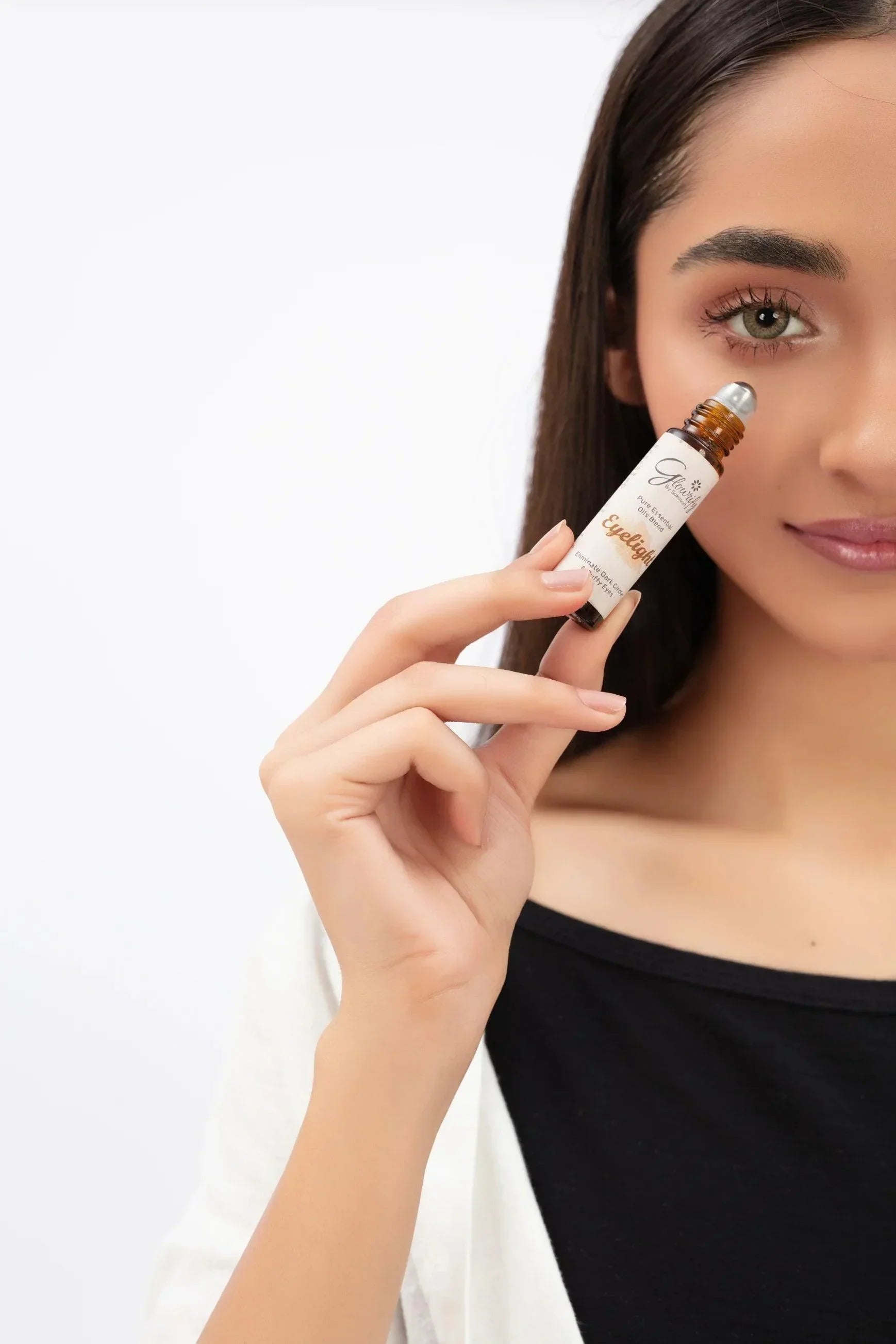 Glowrify eye lightening undereye roller